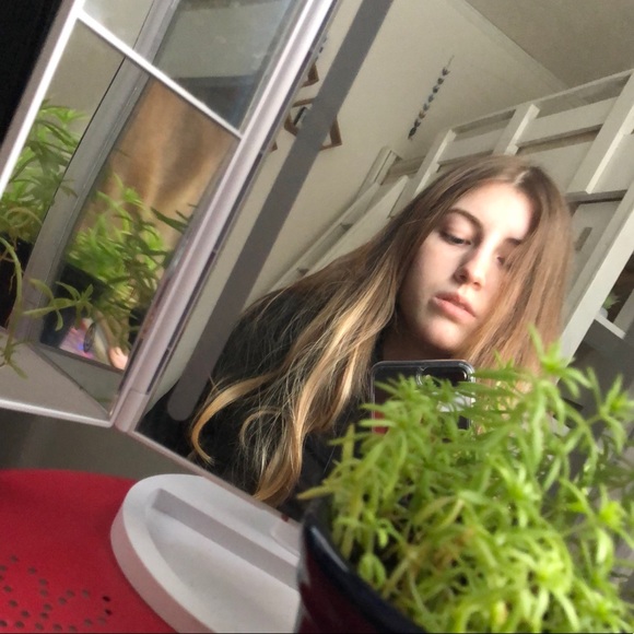 Meet your posher, Reanna ☼ - Picture 1 of 1